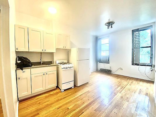 1st image of 233 E 59th St #2
