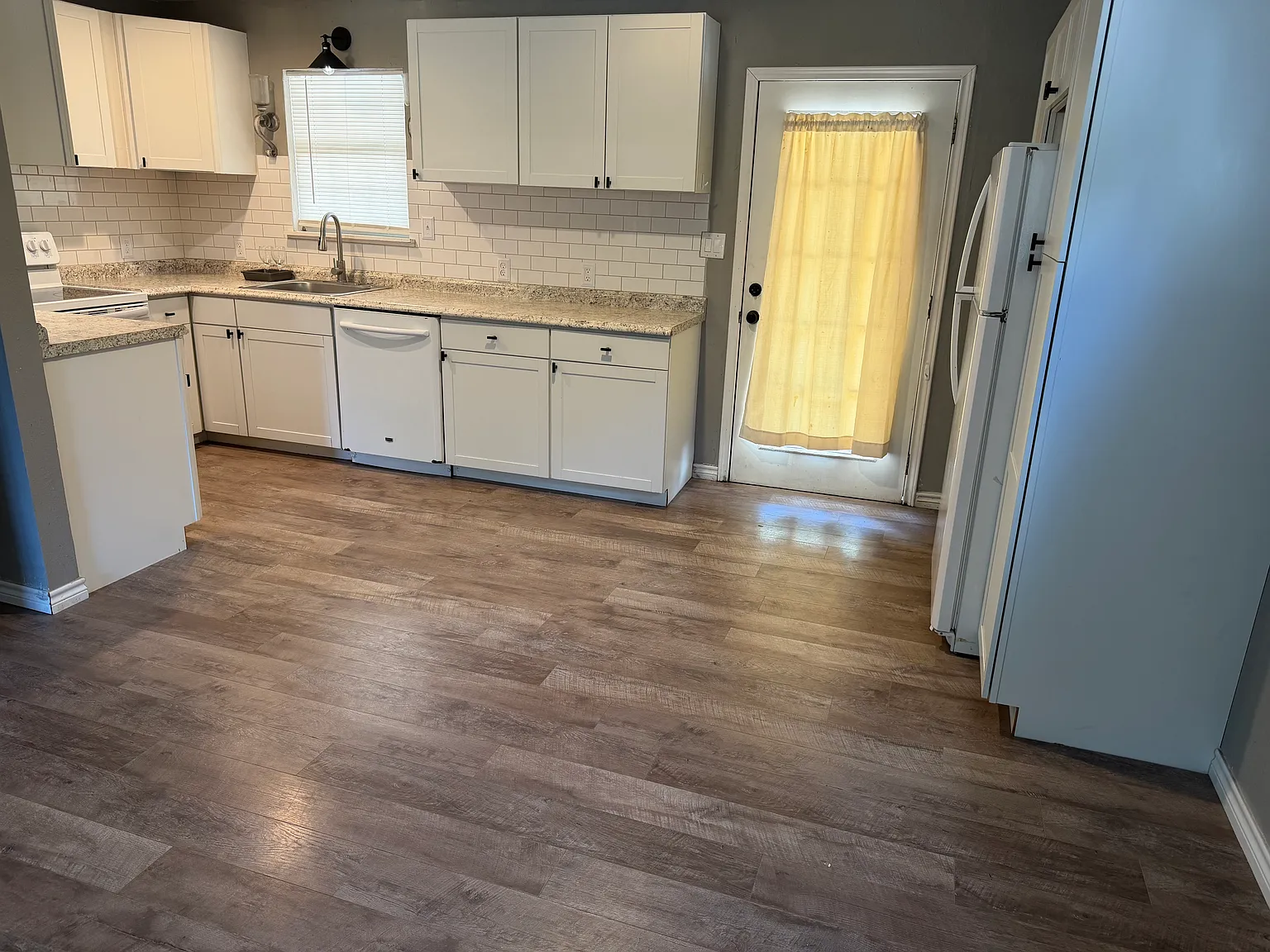 305 Sycamore Ln — Photo 4