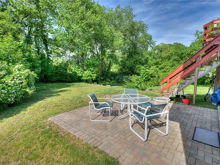 535 Ten Rod Rd #B — Photo 5