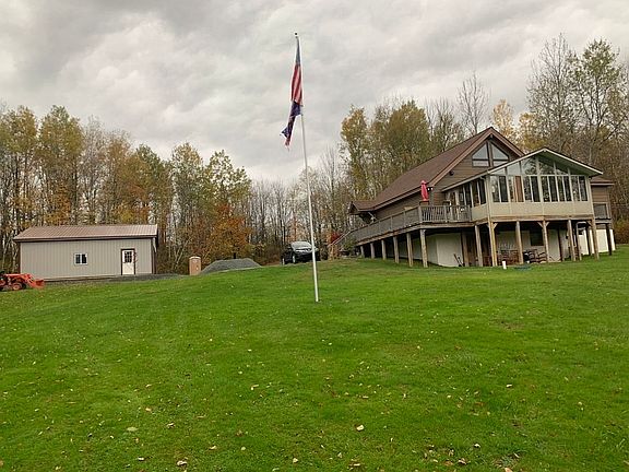 2nd image of 445 Lake Dr