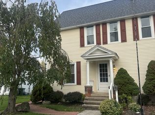 427 3rd St, Youngstown, NY 14174