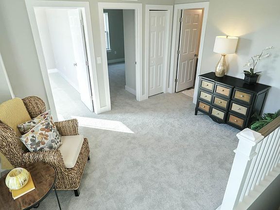 3rd image of 401 Estate Dr