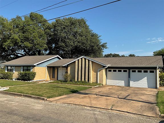 2nd image of 104 Hessler Dr