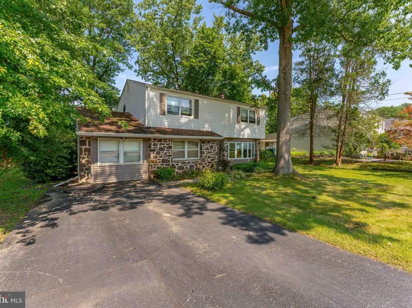 2342 Pine Ridge Dr, Lafayette Hill, PA 19444