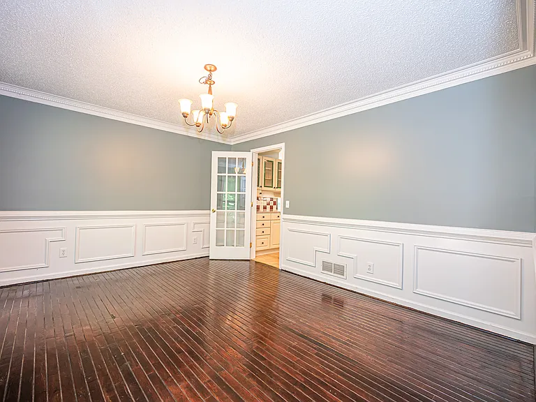 520 Arnold Rd — Photo 5