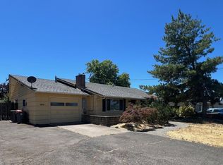 1812 Roberts Rd, Medford, OR 97504
