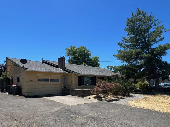 1812 Roberts Rd, Medford, OR 97504