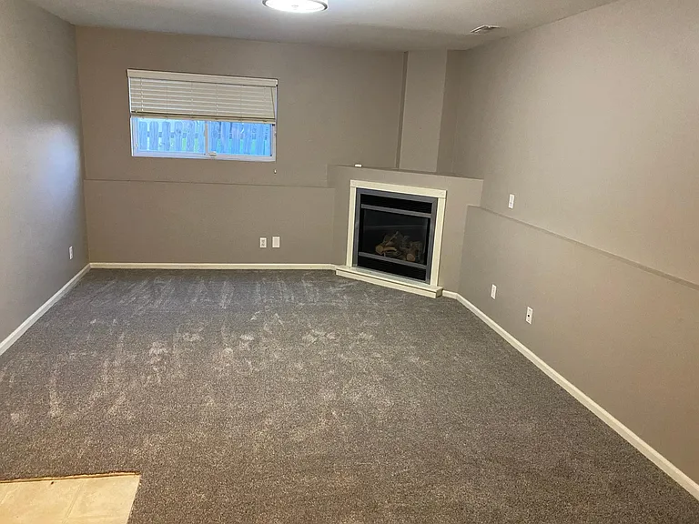 7834 S 161st Ter — Photo 32