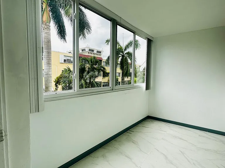 1333 E Hallandale Beach Blvd #302 — Photo 23
