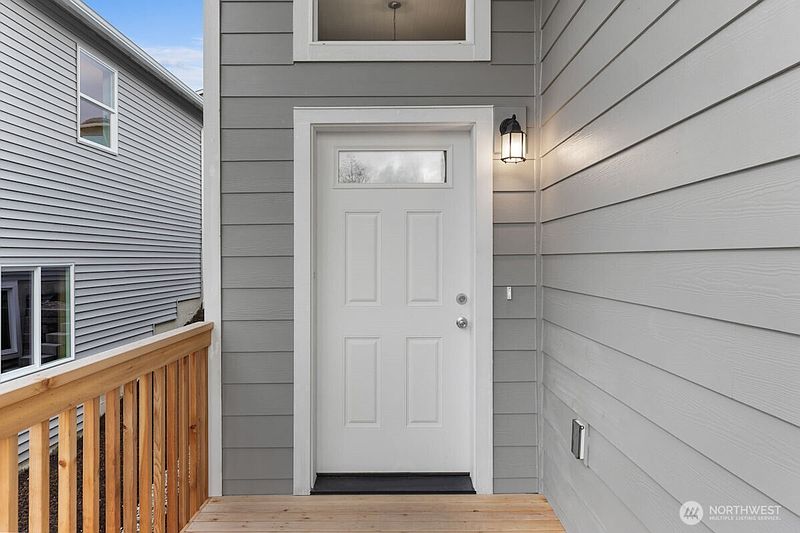 4th image of 7427 45TH Place NE
