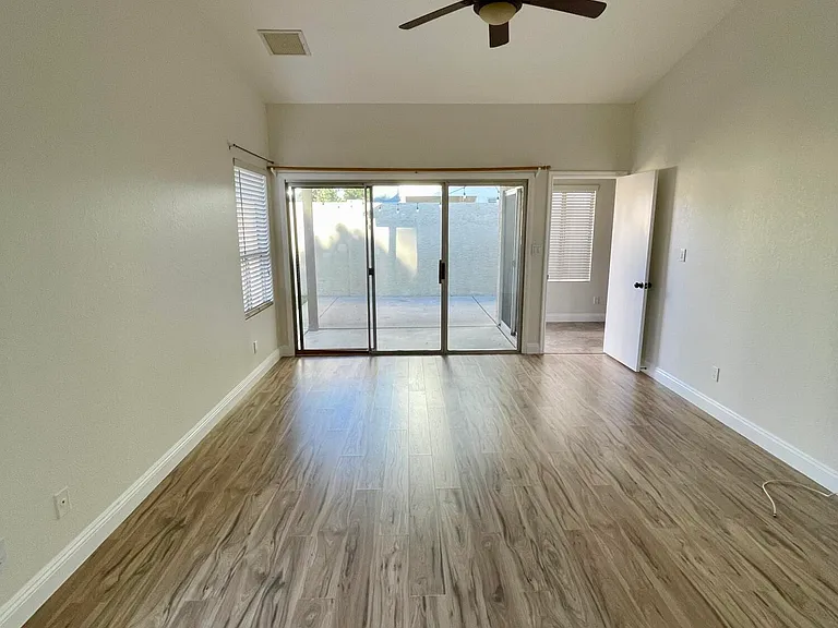 3056 E Siesta Ln — Photo 9