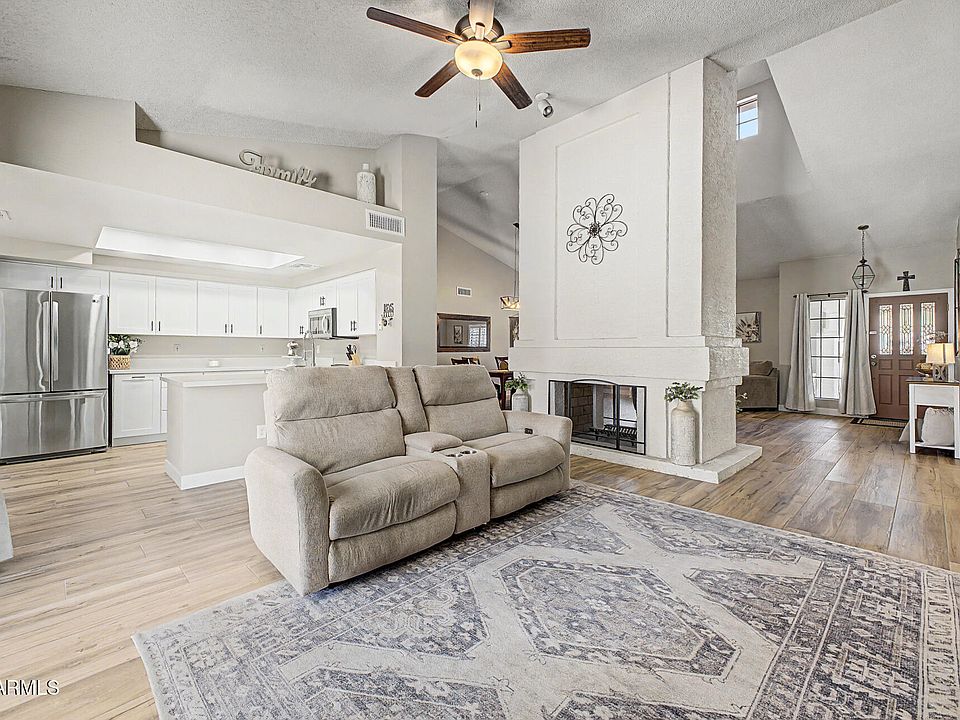 1st image of 801 E BRAEBURN Drive