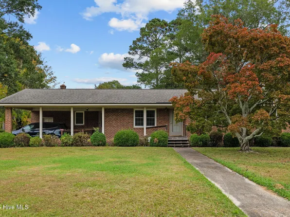 3209 North Waverly Street, Farmville, NC 27828