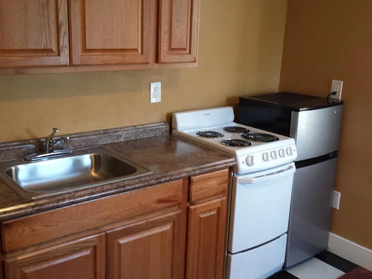 650 Marion St NE #1 — Photo 29