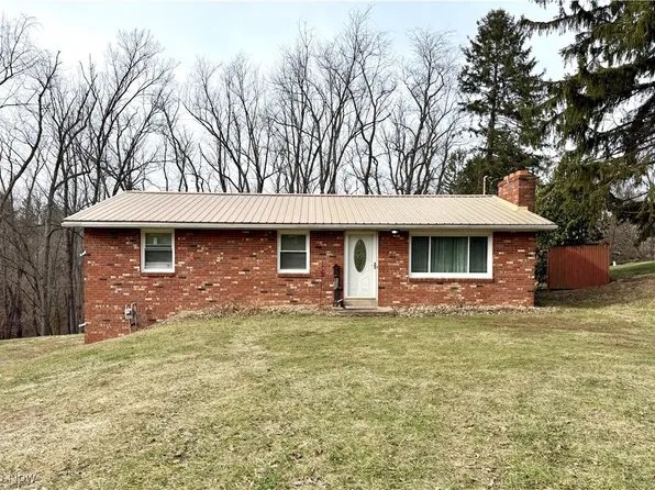 130 Hedges Dr, Wellsburg, WV 26070