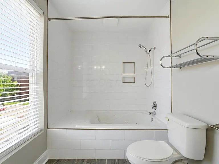 396 E Mithoff St — Photo 27