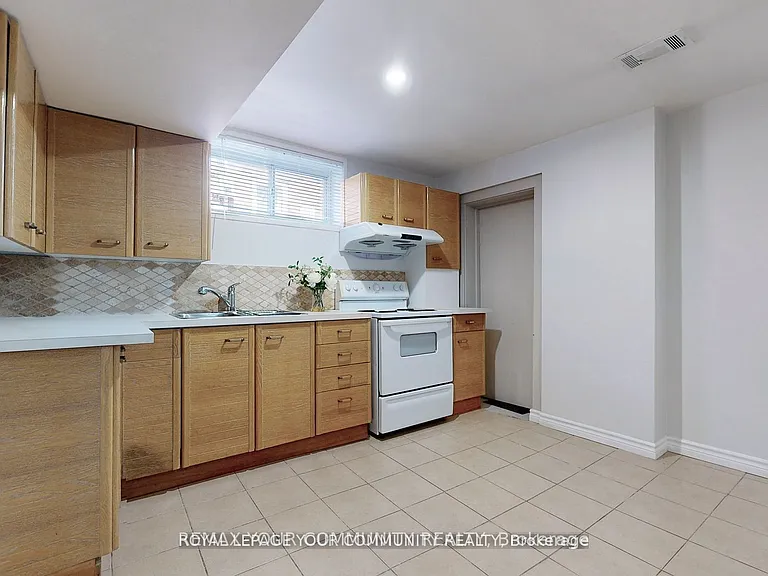41 Shropshire Dr #BASEMENT — Photo 10