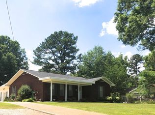 729 N Main St, Calhoun City, MS 38916