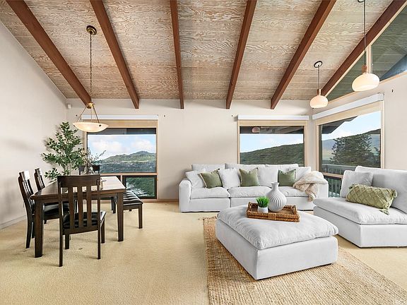 4th image of 1708 Kumakani Loop