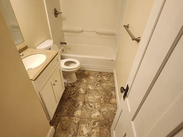 115 Tompkins St — Photo 5