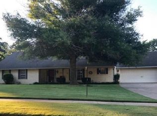 2500 Robin Rd, Ponca City, OK 74604