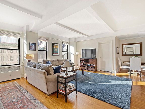 4th image of 215 W 75th St #9GH