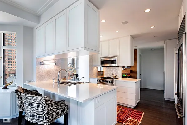 Rented by Brown Harris Stevens | media 32