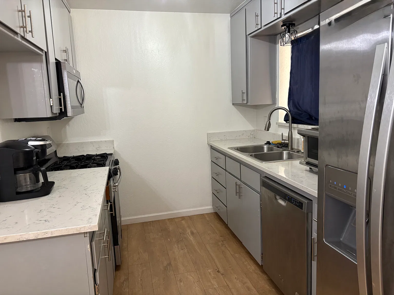 3 bed, 1004 sqft, $2,100 — Photo 3