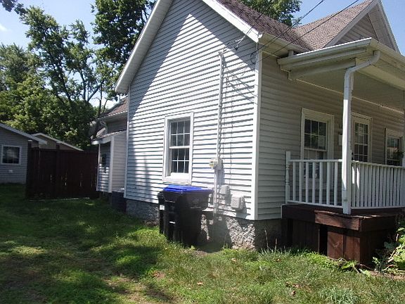 2nd image of 810 W Mill St
