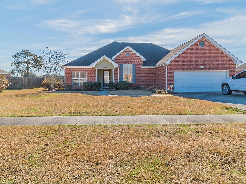 1st image of 838 Belle Dr
