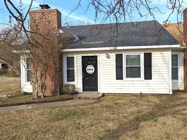 105 Garden Place, Jacksonville, NC 28546