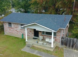 10811 Golden Dr, Louisville, KY 40272
