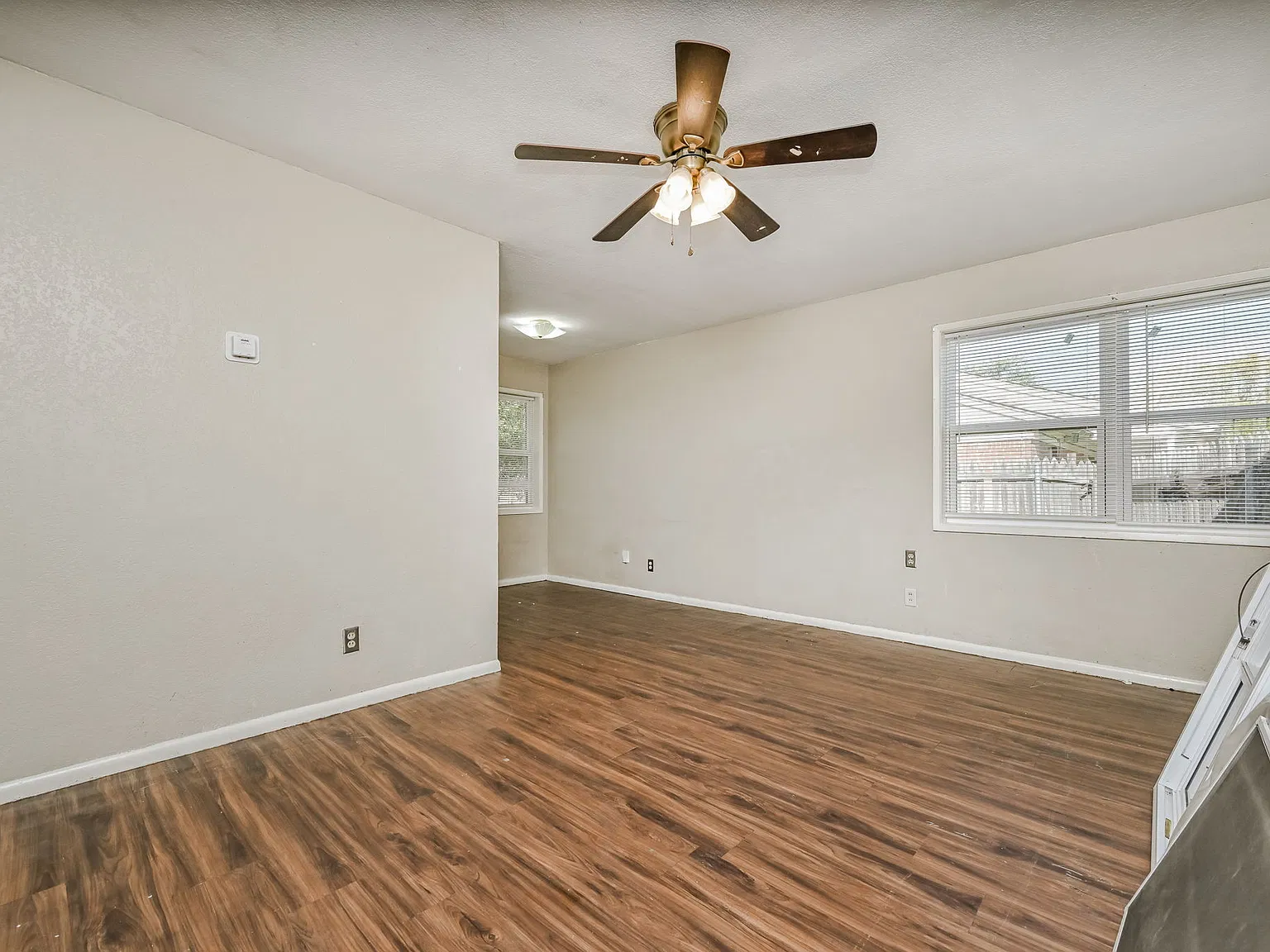 2 bed, 763 sqft, $1,050 — Photo 3