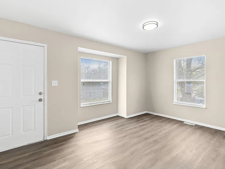 2049 Kappel Dr — Photo 12