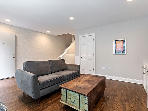 4th image of 1820 N Dayton St #B