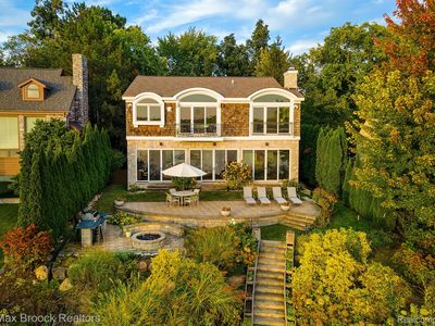 5681 Shore Dr, Orchard Lake, MI, 48324