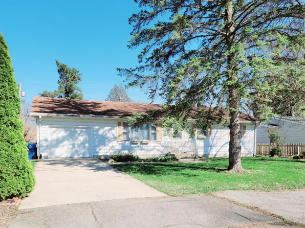 1009 S 18th St, Chesterton, IN 46304