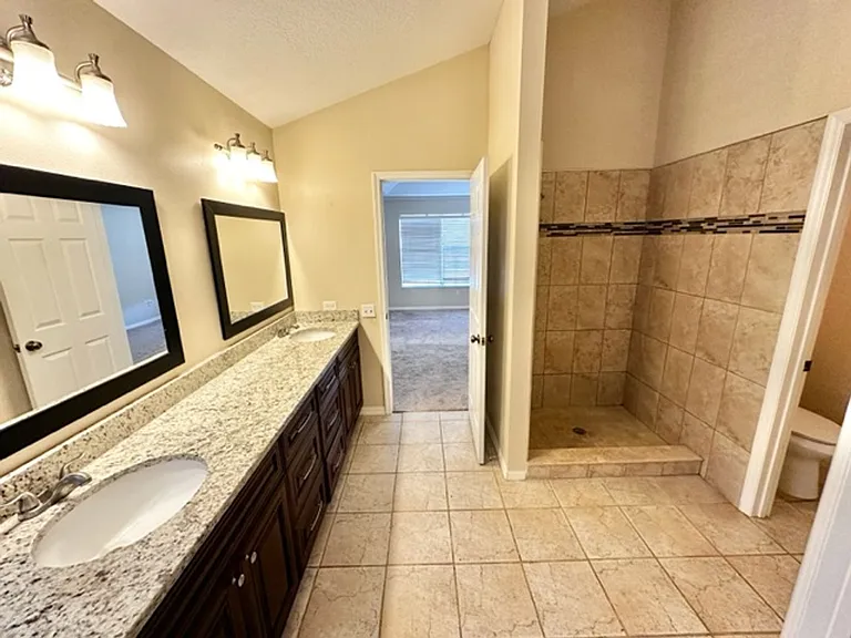 955 W Charing Cross Cir — Photo 21