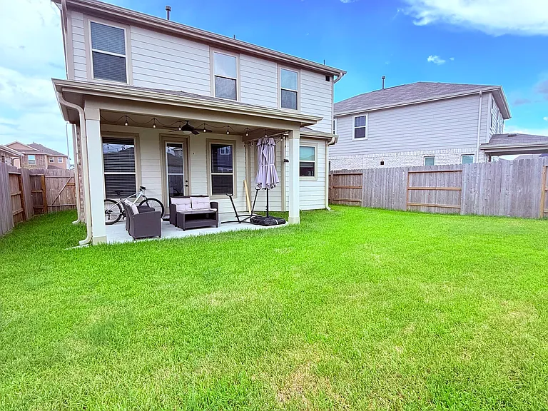 15707 Winter Heights Dr — Photo 27