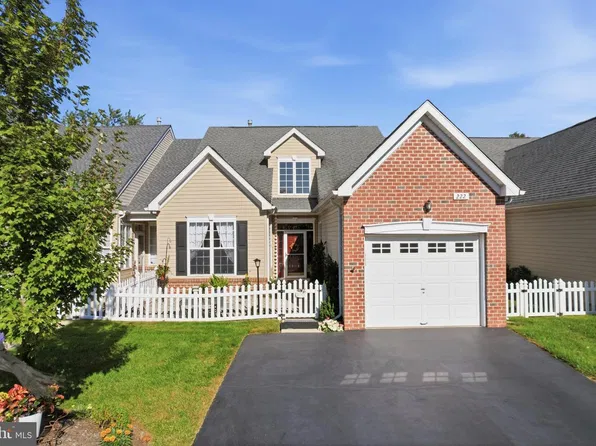222 Dorchester Dr, Sellersville, PA 18960