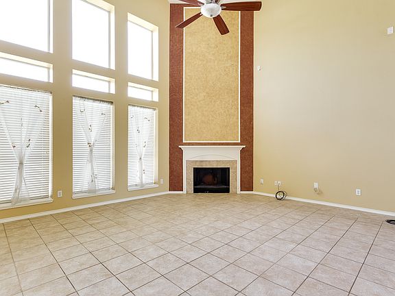 4th image of 2700 Santa Olivia St