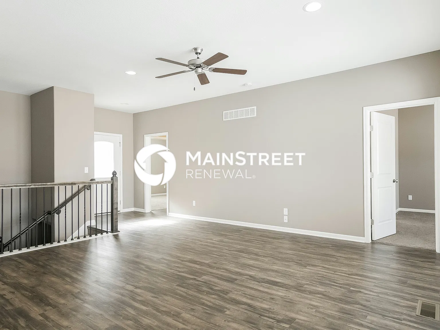 200 NE Katie Ct — Photo 4