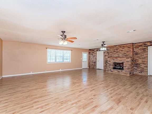 5th image of 59138 Spring Valley Rd