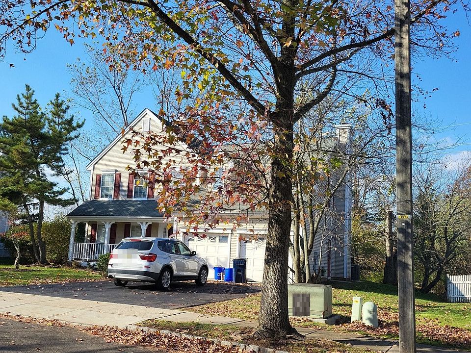 2nd image of 10 Hunt Dr