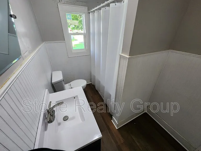 1709 S Center St — Photo 9