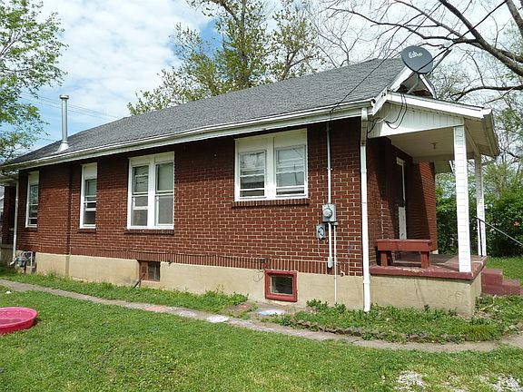 4th image of 309 W Pleasant St