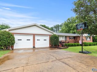 136 Christopher Cir, Athens, AL 35611