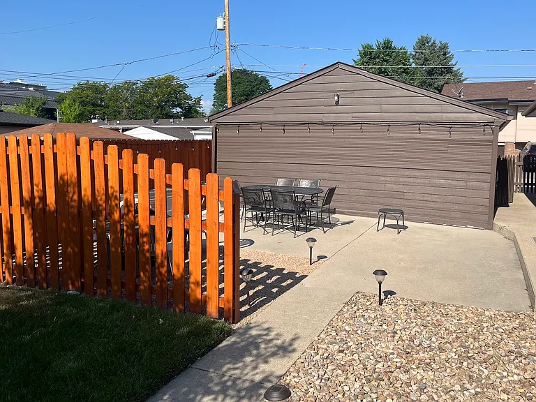 1589 N Utica St — Photo 14