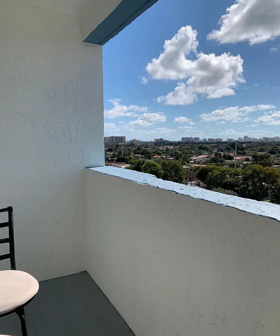 2 bed, 882 sqft, $2,000 — Photo 1