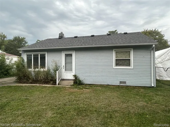 33809 Calumet Ct, Westland, MI 48186